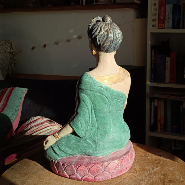 Grüne Tara – "Weiblicher Buddha". Figur aus Betonguss, 50cm hoch, handgefertigt von Christiane Katz in Weimar